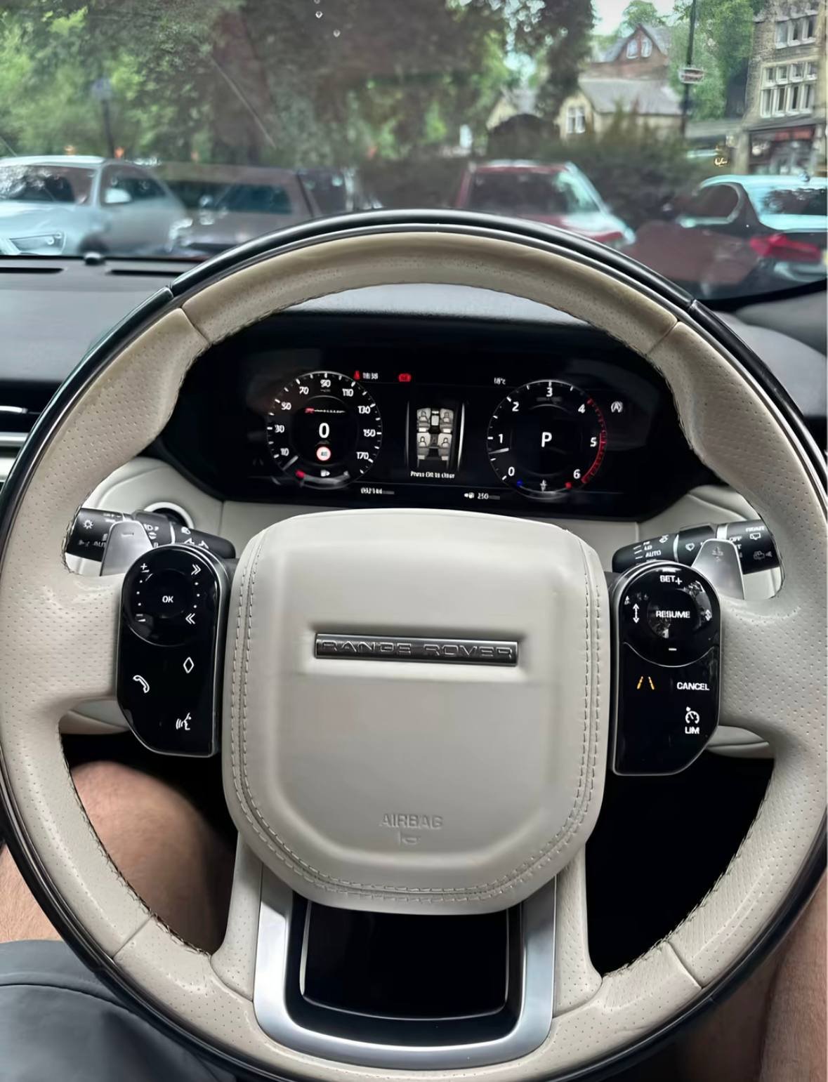 Range Rover HSE - Image 2